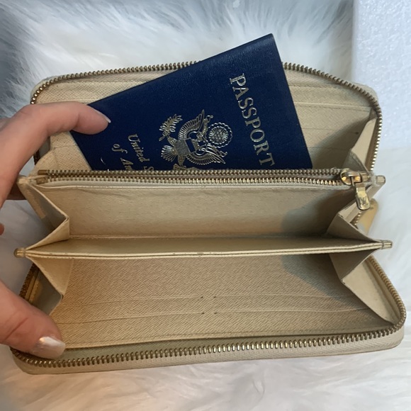 2012 authentic Louis Vuitton Damier Azure (DA) zippy long wallet - Picture 7 of 16